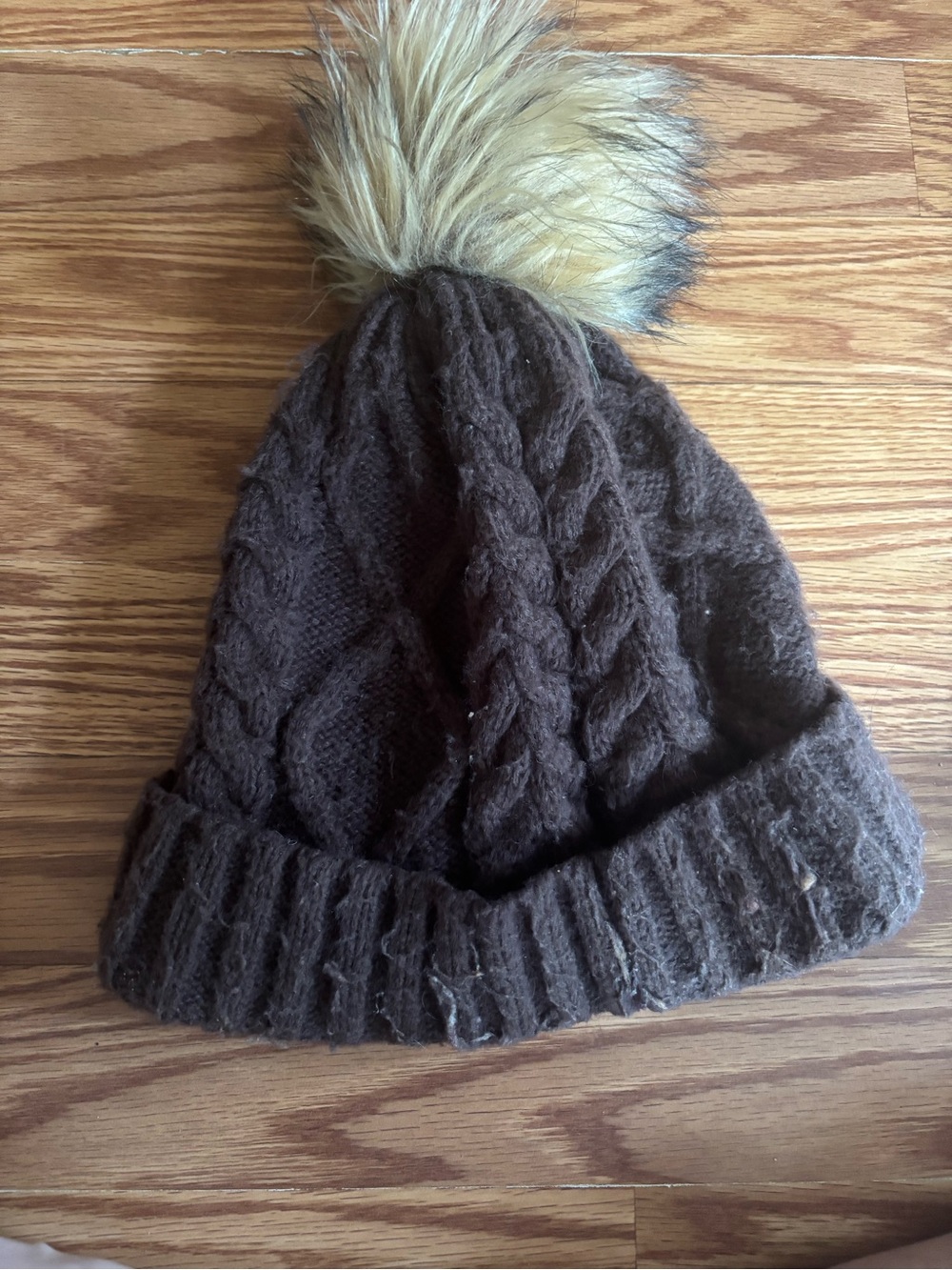 Women’s Serra Brown Cable Knit Pom Beanie